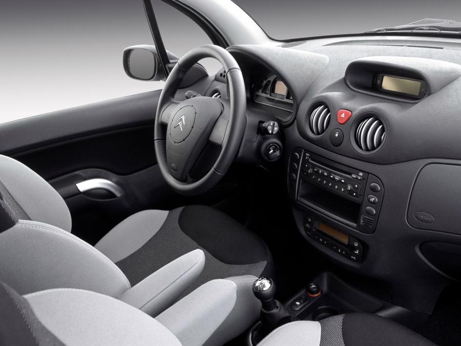  Citroen C3 VTR 2004 года  (фото 2 из 10)